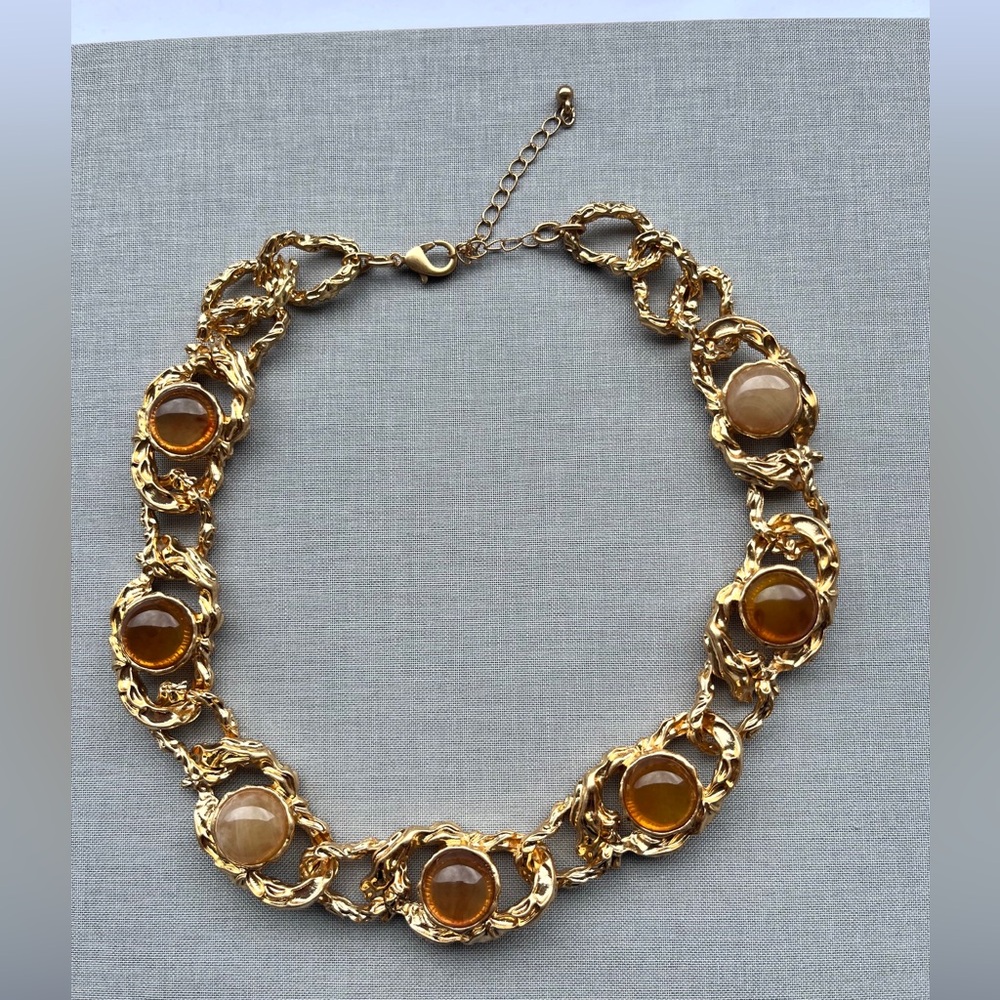 Textured Chain Statement Necklace - Picture 7 of 16